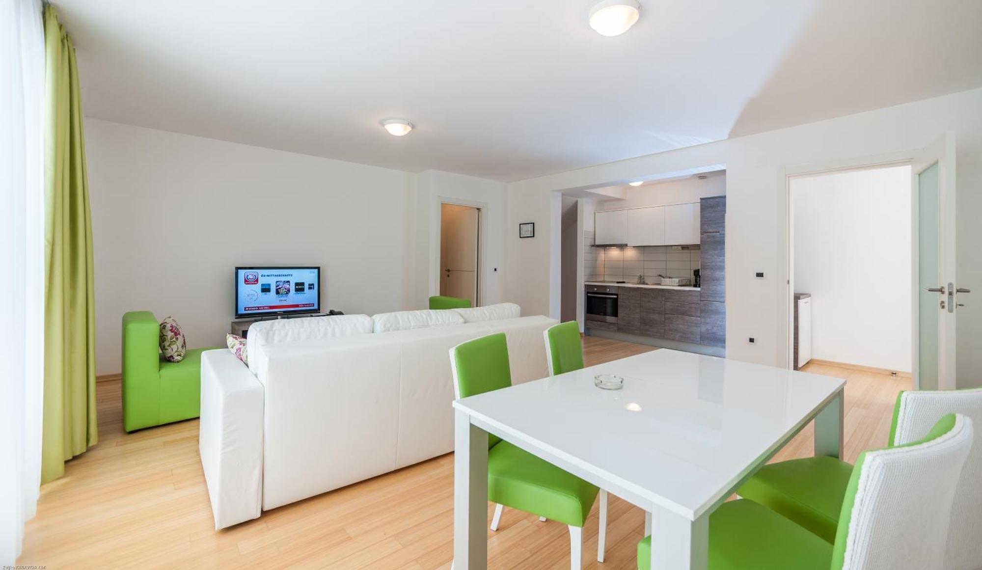 Sunnyside Apartments Resort Petrcane Room photo